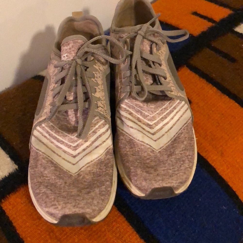Ariat tennis shoes
